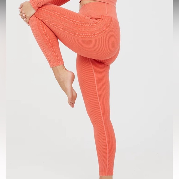 Aerie offline Seamless Cable High Waisted Legging in starburst NWT - Picture 2 of 6